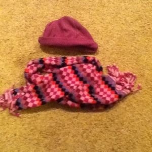 St Johns Bay matching hat scarf set.