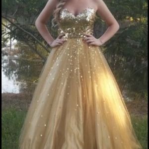 Size 4 night moves prom dress