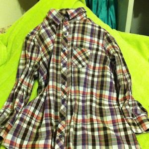 Cute plaid button up!