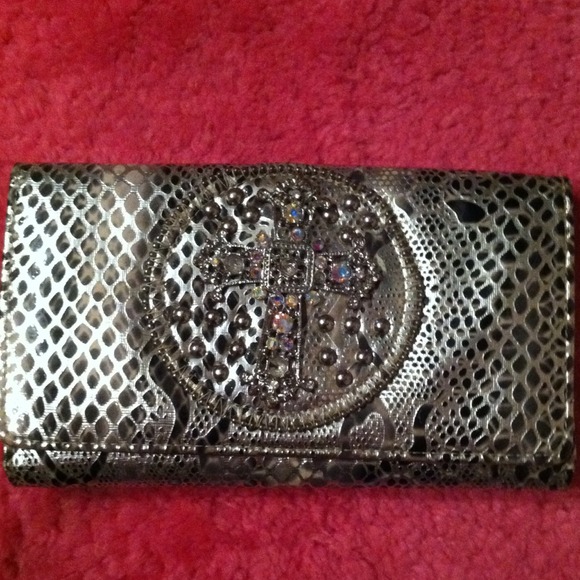 🚨 SOLD 🚨 Buckle cross wallet