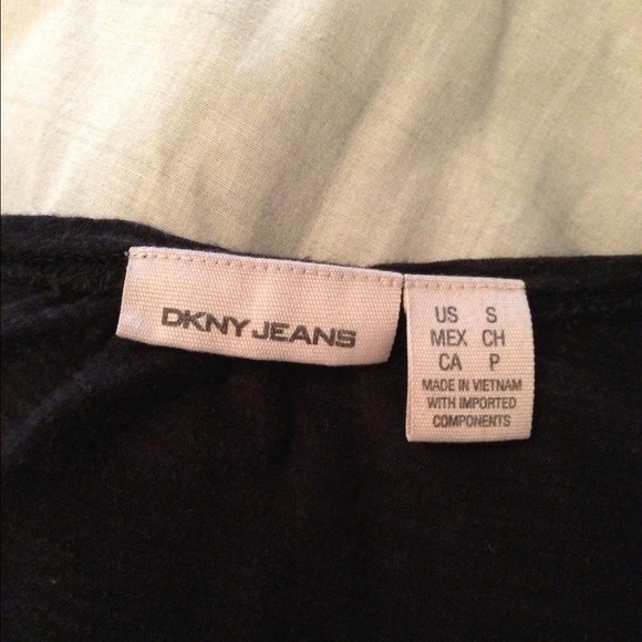 Nice black shirt - Picture 3 of 3