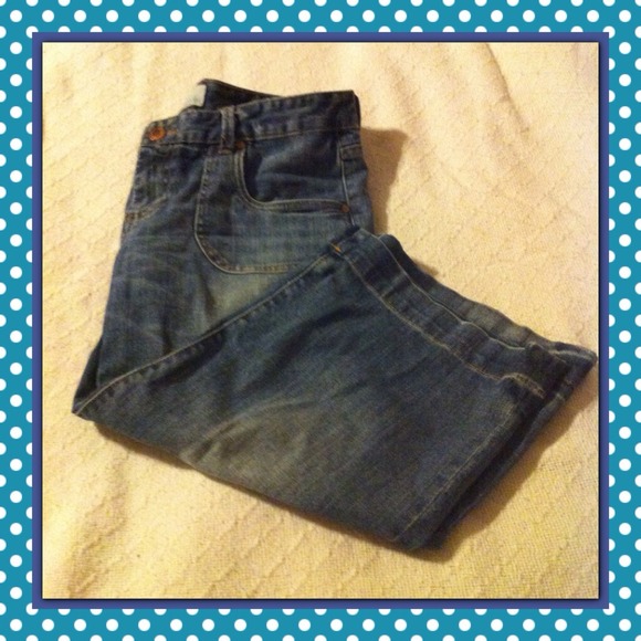 💢SOLD💢🌺Flared Capris 🌺 - Picture 4 of 4