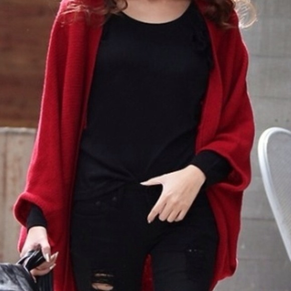 SOLD❗❗Brand new red knit shrug.