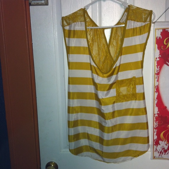 ✴️️️DONATED✴️Yellow Striped 100% Polyester Blouse