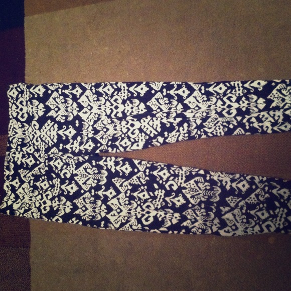 Damask print leggings + Goodie bag!