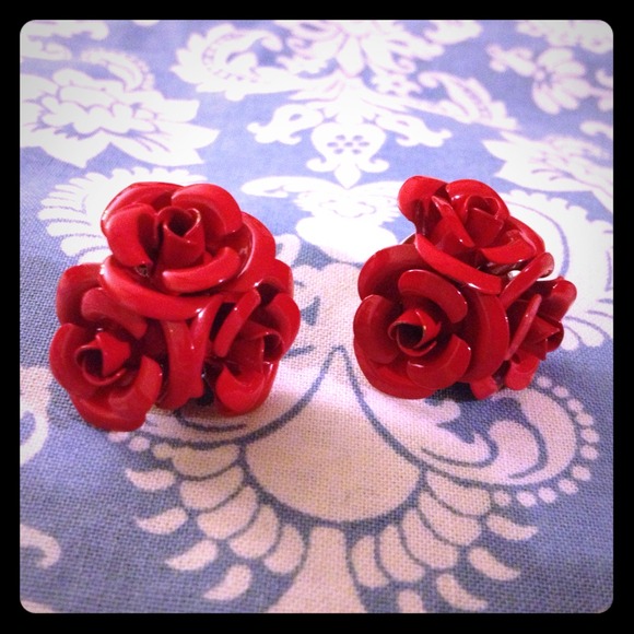Red Rose Earrings - Picture 1 of 2