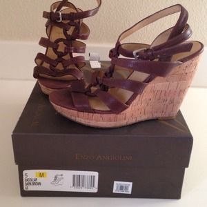 ⚡️⚡️Reserved for @toninana⚡⚡️️Brown Wedges size 5