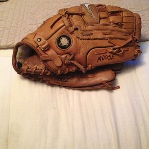 13 inch Nike show series softball glove