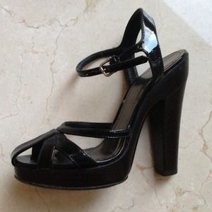 Burberry Heels size 5