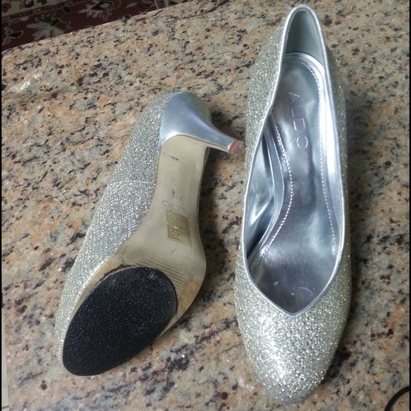 ♦Reduced♦Aldo shoes sparkle gold and silver - Picture 3 of 4