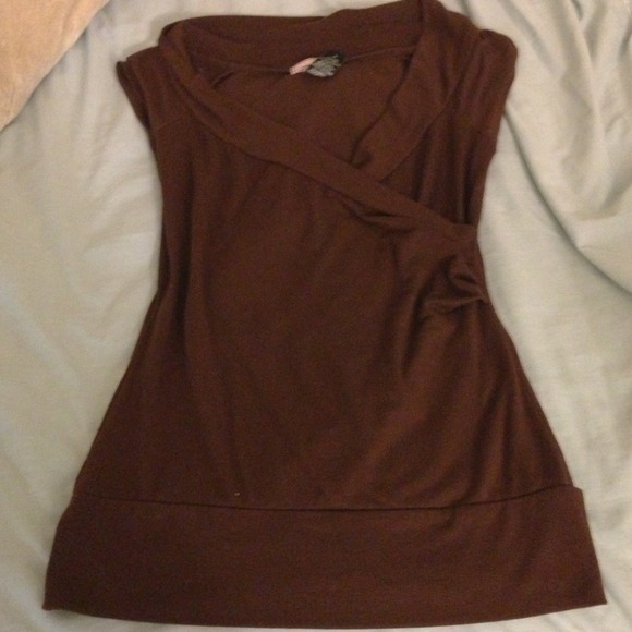 Brown sleeveless top!! - Picture 1 of 4