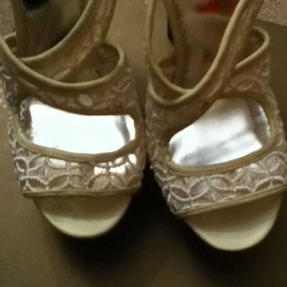 Bebe  Celeste wooden platform heels - Picture 2 of 4