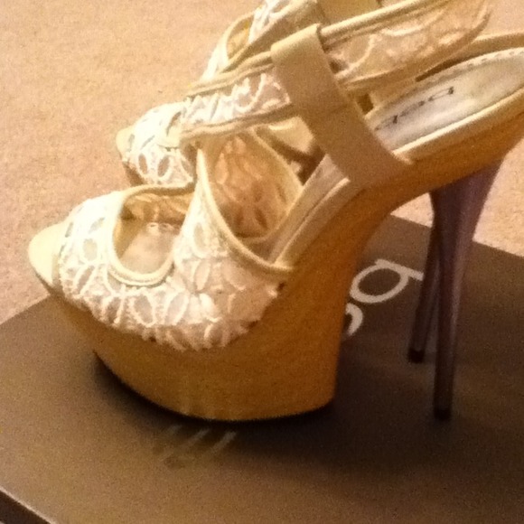 Bebe  Celeste wooden platform heels - Picture 4 of 4