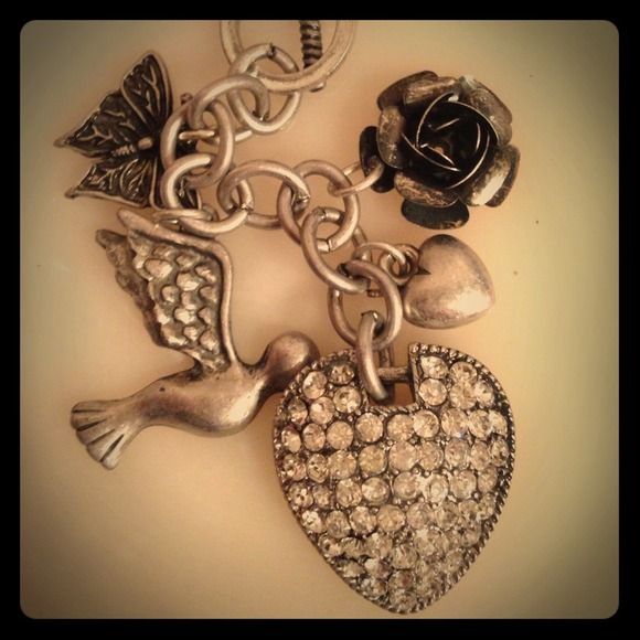 Heart charm necklace