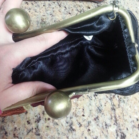 🔷Reduced🔷NWT C E M clutch - Picture 3 of 4