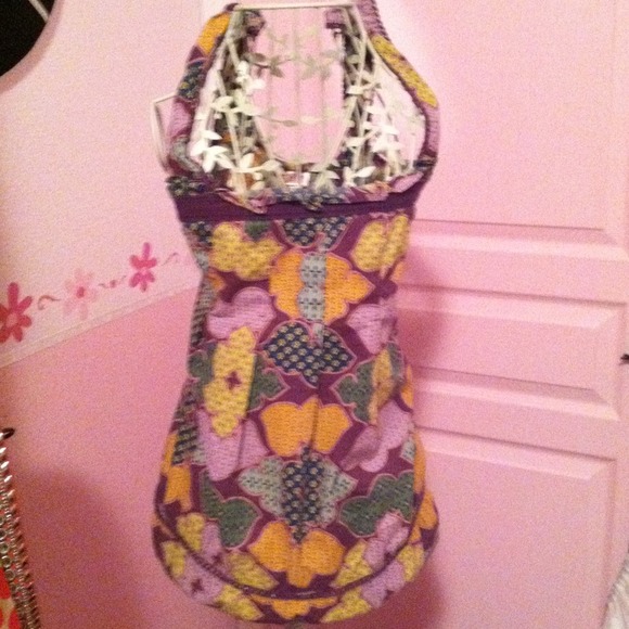 Flowery super cute tank top! 💜
