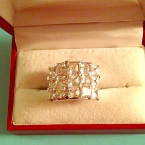 Reduced! Stunning Crystal Ring