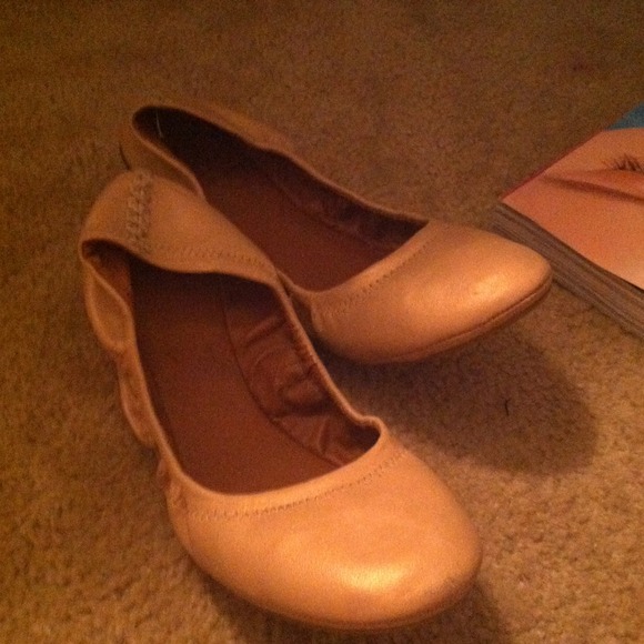 Ballet flat nude with a little sparkle