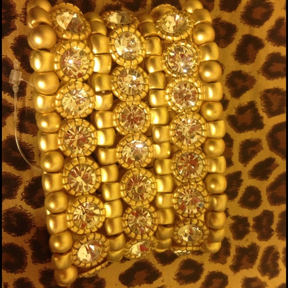 🎉SOLD🎉 Gold Tone Bracelet with Rhinestones! ✨ - Picture 2 of 3