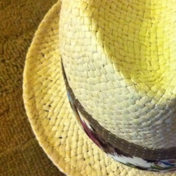 Straw Hat With Ribbon - Picture 3 of 4
