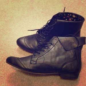 Bakers ankle boot size 9. Black. NEW