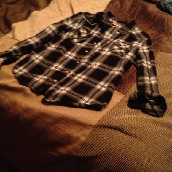 **Traded** Black and white plaid button up shirt