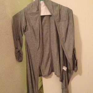 Grey cardigan super cute!