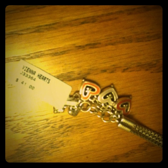 Bracelet 💋 REDUCED!!