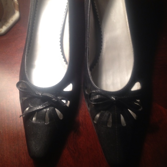 SOLD!!!!!RESERVED!!! Black naturalizer dress shoes