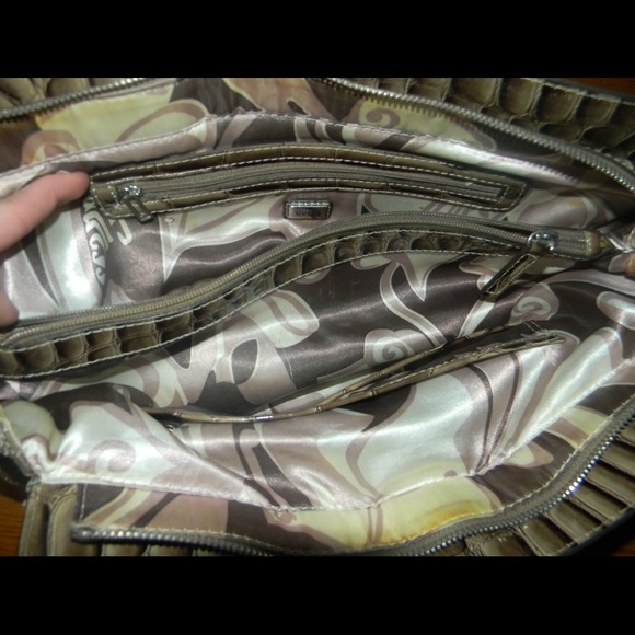 Guess handbag - Picture 3 of 3