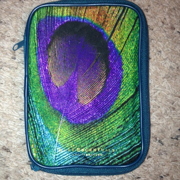 ⛔⛔SOLD in bundle⛔⛔Bare Escentuals Makeup Bag