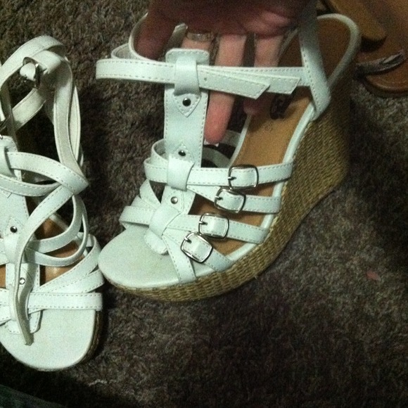 💌Sold💌 White wedges❤