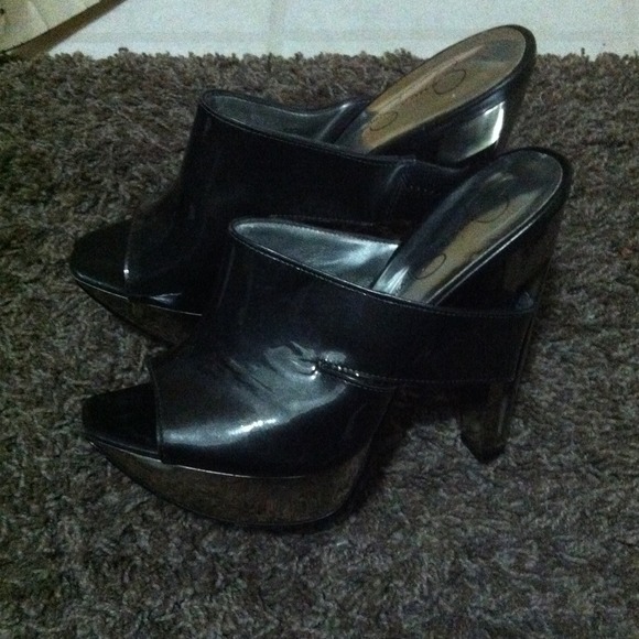 Jessica Simpson heels😍😍