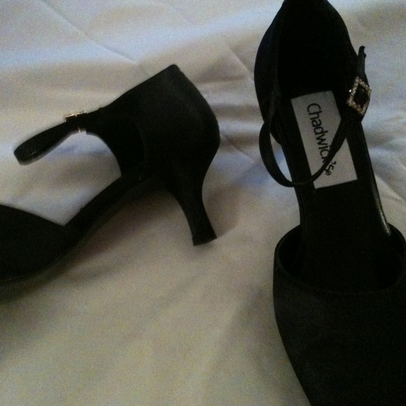 🎀SOLD🎀🎀Dressy Little Black heels✨✨ - Picture 2 of 4