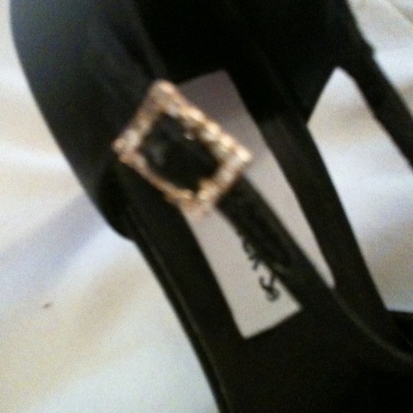 🎀SOLD🎀🎀Dressy Little Black heels✨✨ - Picture 3 of 4