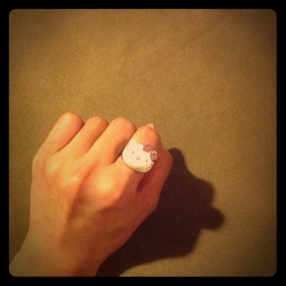 Hello Kitty Ring
