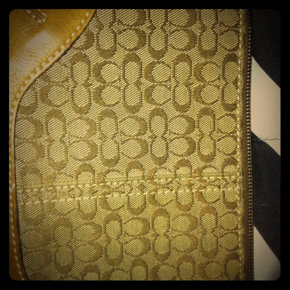***Traded*** Coach wristlet