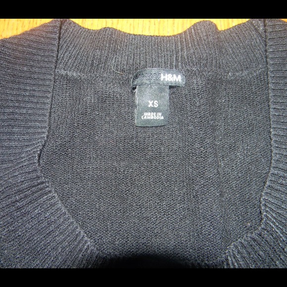 H&m sweater - Picture 2 of 2
