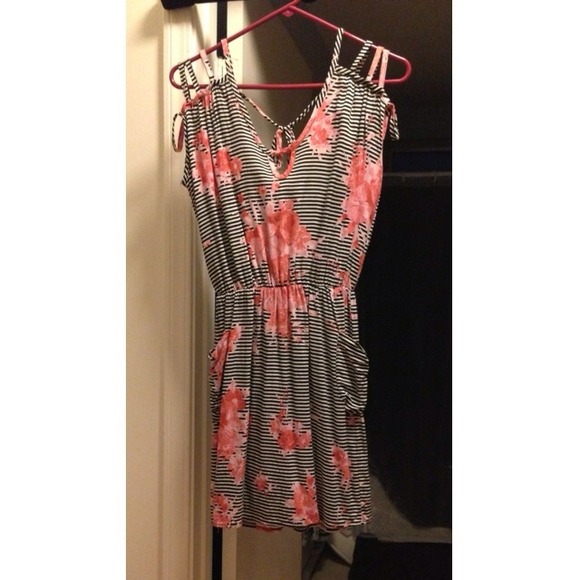 💢SOLD💢 Lucy Love dress - Picture 1 of 2
