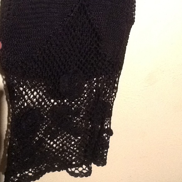 ❌Sold in person to trinisye❌bebe crocheted top - Picture 3 of 4