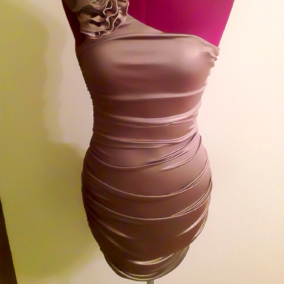 Gold one shoulder dress - Picture 2 of 2