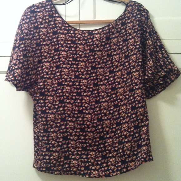 **REDUCED** Zara floral blouse with deep v back