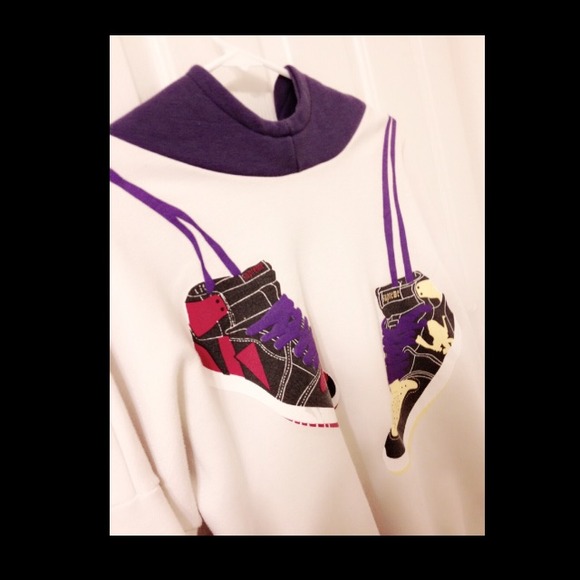 SNEAKERS SWEATER - Picture 3 of 4