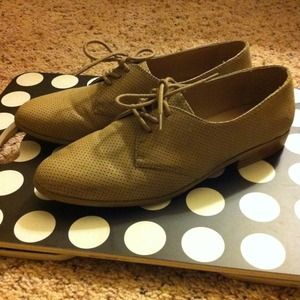 Taupe Perforated Oxfords sz 38/8