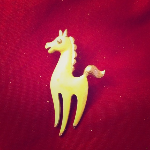 Vintage horse pin!