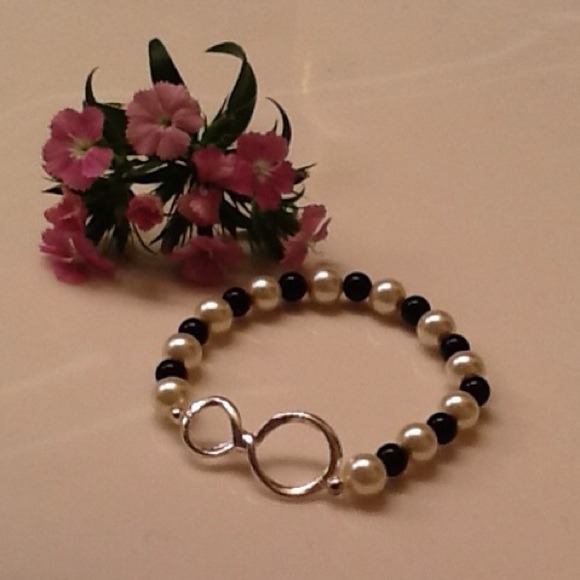Infinity Bracelet w/ black onyx