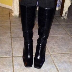 Black boots size 5.5