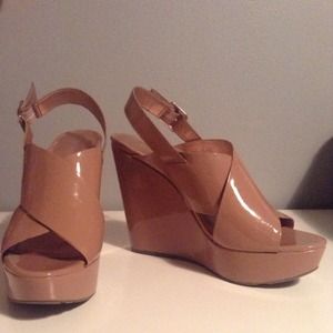 BCBGENERATION 8 1/2 tan wedges!!!!