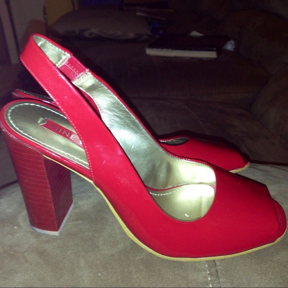 Red Pumps - Picture 2 of 2