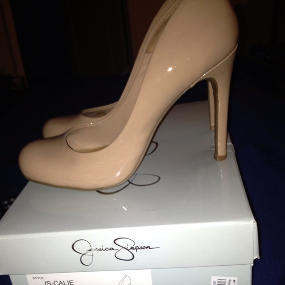 🎀Nude Patent Jessica Simpson Heels 🎀 - Picture 2 of 3